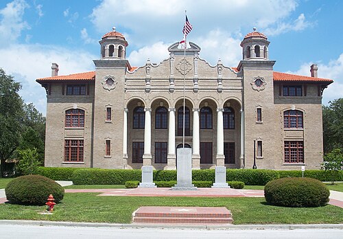 Bushnell_Sumter_Cty_Crths01